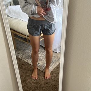 Lululemon Hotty Hot 4” Shorts